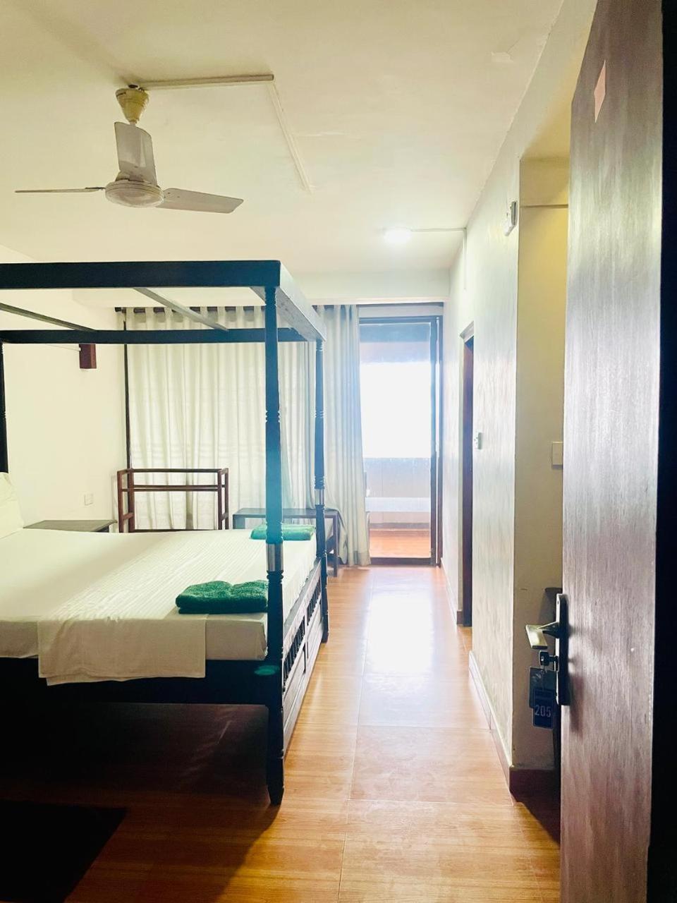 Suncoast Beach Hotel ميريسا المظهر الخارجي الصورة